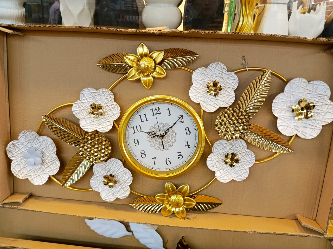 Elegant Brass Floral Clock – Timeless Beauty for Your Home
